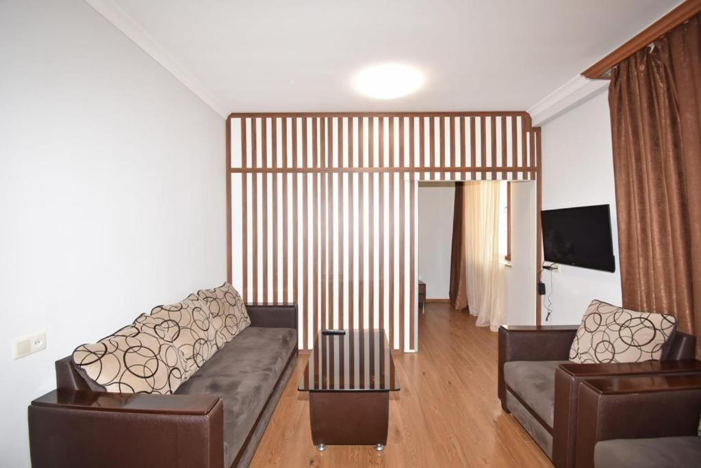 74/3New Building In The Center Of The Capital Apartment Yerevan Exterior photo